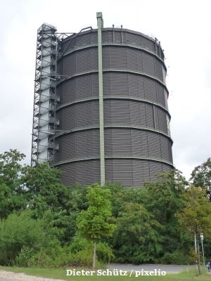 gasometer-oberhausen-by-dieter-schuetz